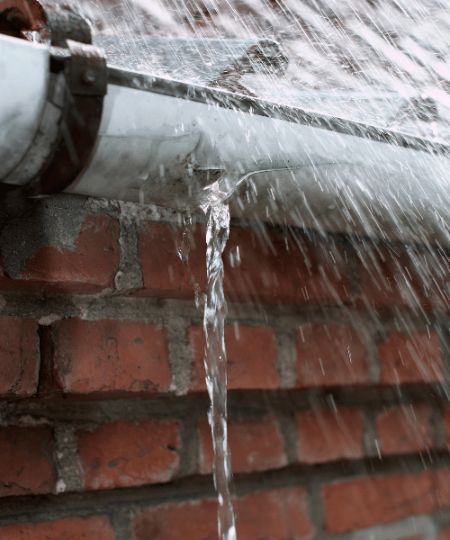 Gutter leaking water